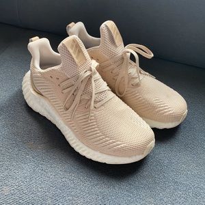 Adidas Alphaboost, Beige/tan